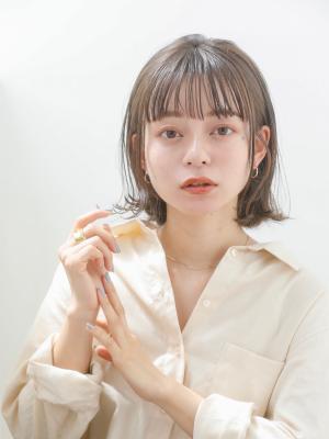 外ハネ×シアーベージュボブ