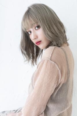 ハイトーングレージュダブルカラーグレージュオルチャンスタイル
