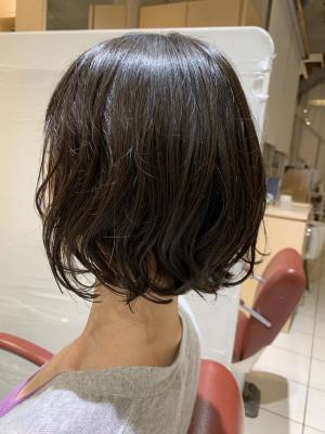 切りっぱなしのゆるパーマ