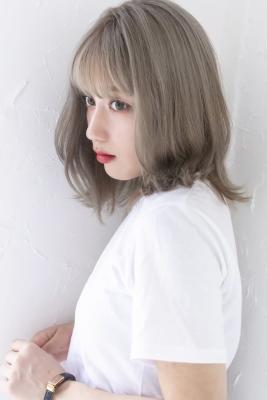 ハイトーングレージュミルクティーベージュ愛され大人ボブ