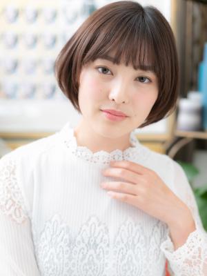 好感ローライト小顔前下がりナチュラルボブ　ココアブラウン