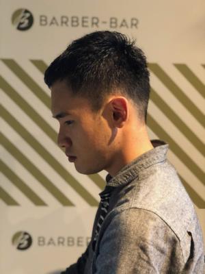 大人の刈り上げスタイル【BARBER-BAR】