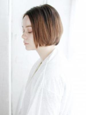 かきあげ重めボブスタイル