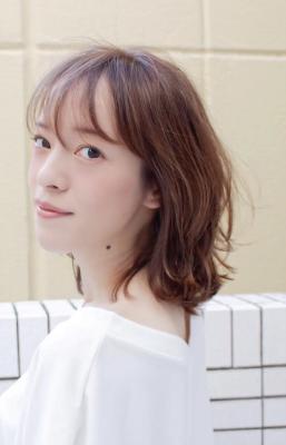 ロブスタイル　ベージュハイライト