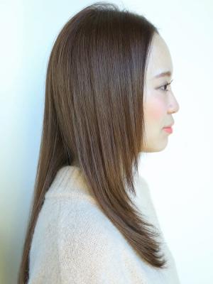 思わず見ちゃうサラサラストレート