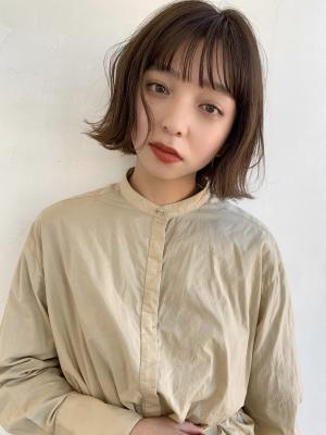 外ハネミニボブ　ツヤカラー 