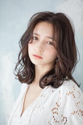20代30代柔らかレイヤーミディアム