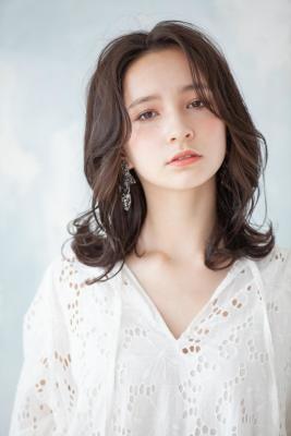20代30代柔らかレイヤーミディアム