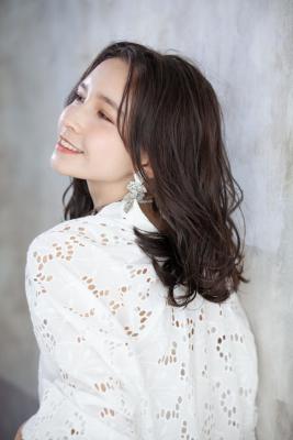 20代30代柔らかレイヤーミディアム