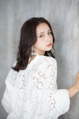 20代30代柔らかレイヤーミディアム 20代30代柔らかレイヤーミディアムのイメージ画像