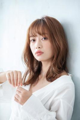 20代30代柔らかレイヤーミディアム