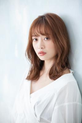 20代30代柔らかレイヤーミディアム