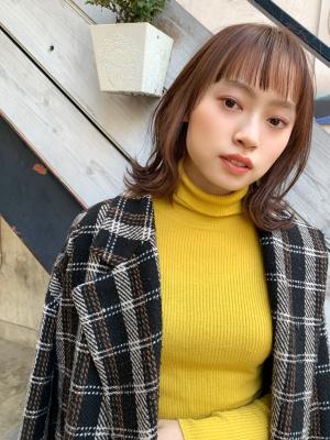 【山田】細かめハイライト柔らかフォギーベージュ外ハネレイヤー 【山田】細かめハイライト柔らかフォギーベージュ外ハネレイヤー