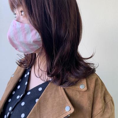 小顔に見せるミディアムヘア×大人オレンジ