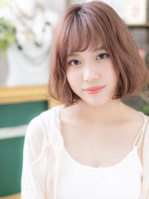 大人かわいいAラインピンクベージュ小顔ロブ くすみカラー 大人かわいいAラインピンクベージュ小顔ロブ くすみカラー