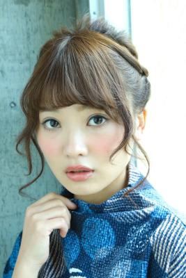 編み込みアップスタイル