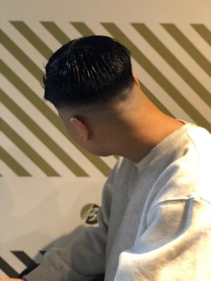 フェードカットスタイル【BARBER-BAR】