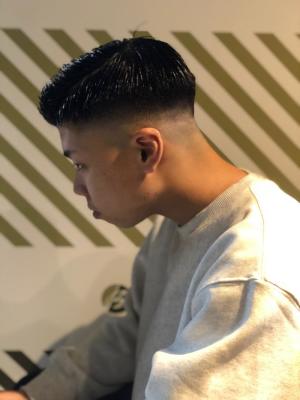 フェードカットスタイル【BARBER-BAR】