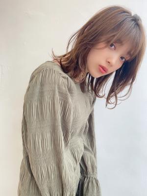 大人くびれレイヤー小顔ミディ