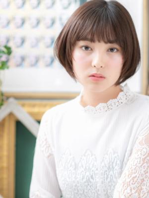 オリーブアッシュ小顔前下がりナチュラルボブ　グラボブ