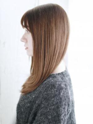 透けバングのナチュラルストレート