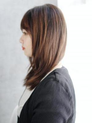 透け感バングのナチュラルレイヤー