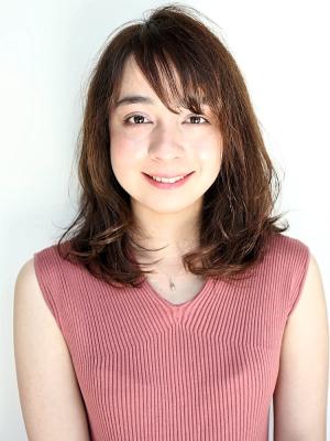 オフィスでも活躍ダークカラー