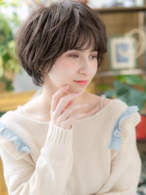 ダークグレージュくせ毛風ナチュラルマッシュ 抜け感 ダークグレージュくせ毛風ナチュラルマッシュ 抜け感