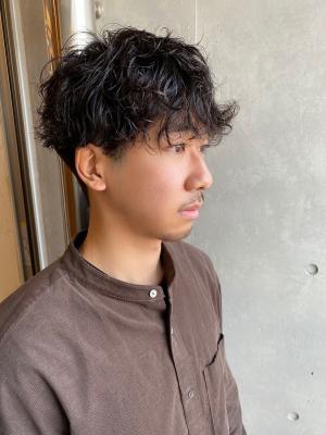 ナチュラルツーブロマッシュ　スパイラルパーマ