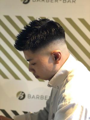 スキンフェードスタイル【BARBER-BAR】