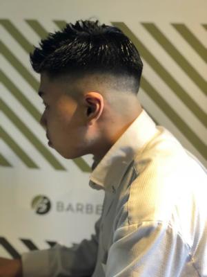 スキンフェードスタイル【BARBER-BAR】