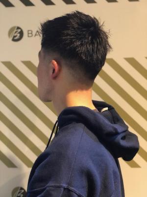大人の刈り上げスタイル【BARBER-BAR】