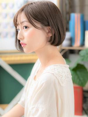 黒髪も◎シースルーバング艶カラー大人ボブ　フェザーバング