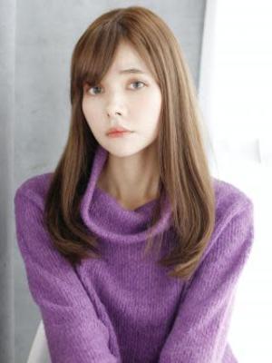 透け感ベージュのナチュラルストレート