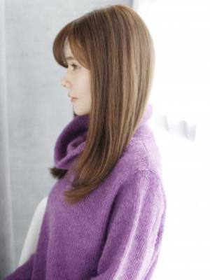 透け感ベージュのナチュラルストレート
