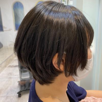 大人可愛い小顔ショートボブ