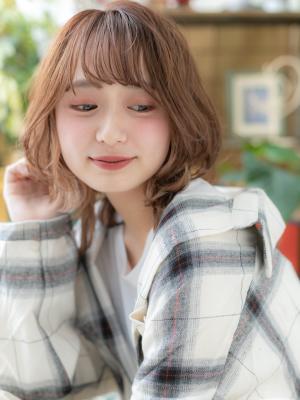 大人かわいいオレンジブラウン小顔ふわミディ　暖色系カラー