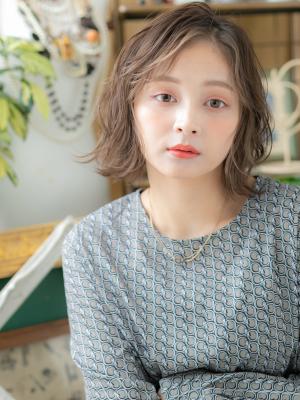 外国人風シアカラーアシンメトリー大人ボブ　アンニュイ