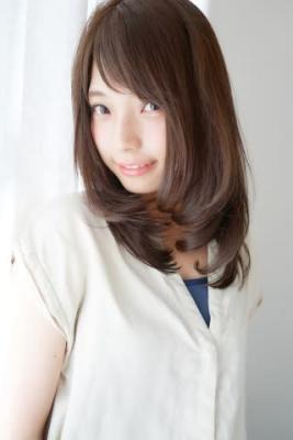 顔を包み込むような王道レイヤーミディ★