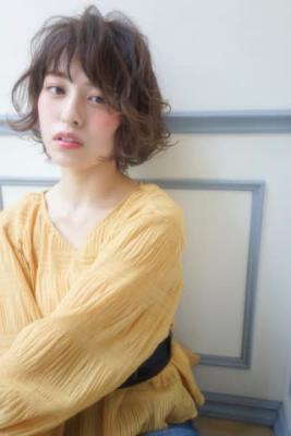 クシュっとラフな質感のショートボブ♪