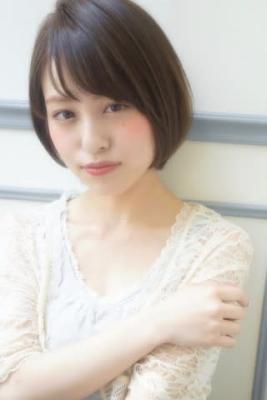 前髪ありの耳掛け大人ショートボブ☆