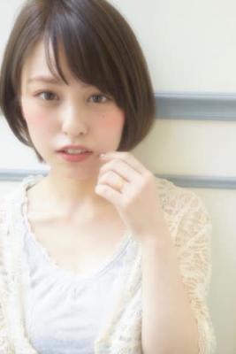 前髪ありの耳掛け大人ショートボブ♪