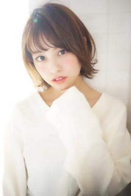外ハネも素敵な耳かけショート♪