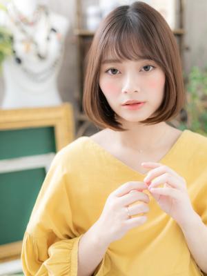 シースルーバング艶カラー前下がり大人ボブ　ミニボブ