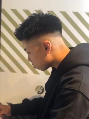 フェードカットスタイル【BARBER-BAR】