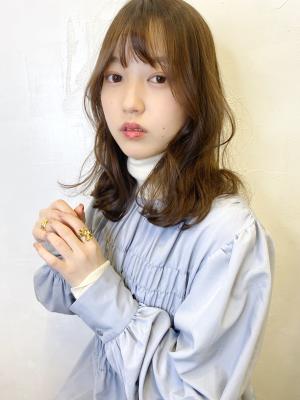 透け感ベージュカラー