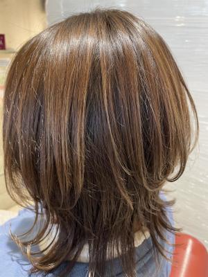 伸ばしかけ外ハネヘアー