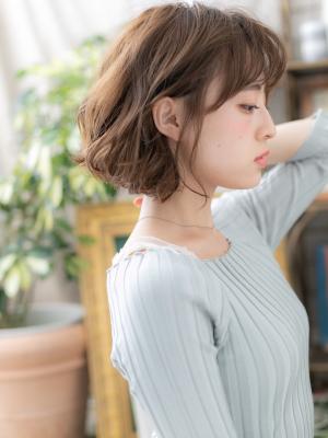 外国人風透け感ウェーブ小顔ゆるふわミディ　大人ガーリー
