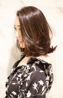 大人女性の外ハネスタイル