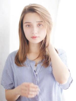 ナチュラルかきあげストレートスタイル